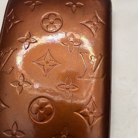 Authentic Louis Vuitton Vernis Agenda - Picture 9 of 13